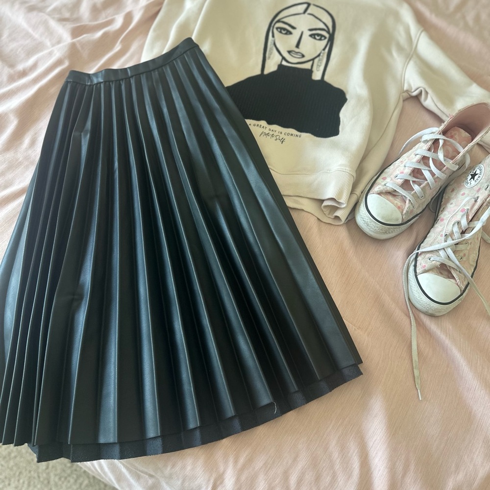 Fun light pink sweatshirt